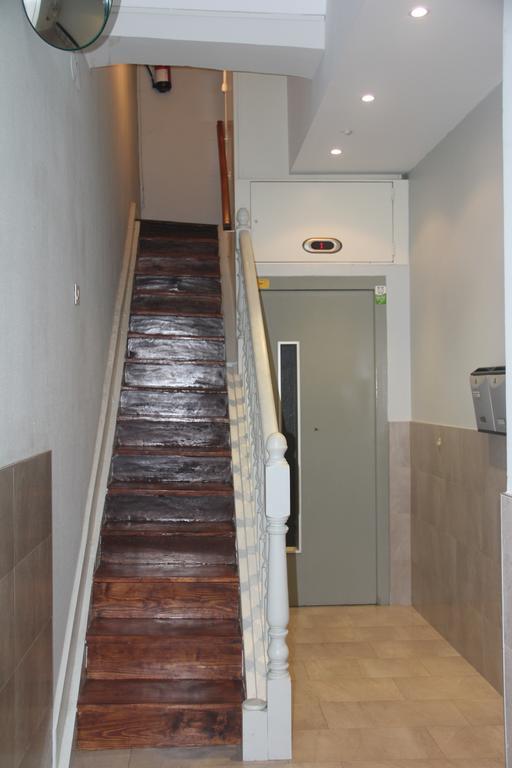 Pension Izar Bat San Sebastián Exterior photo